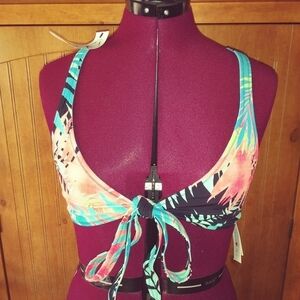 NWOT Sun Dazed Swim Top